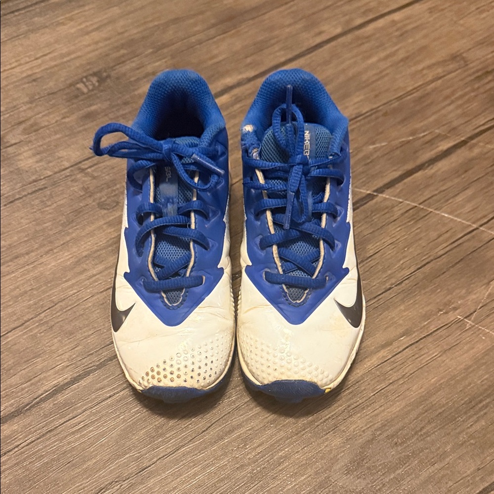 Nike Kids Royal Blue and White Athletic Cleats